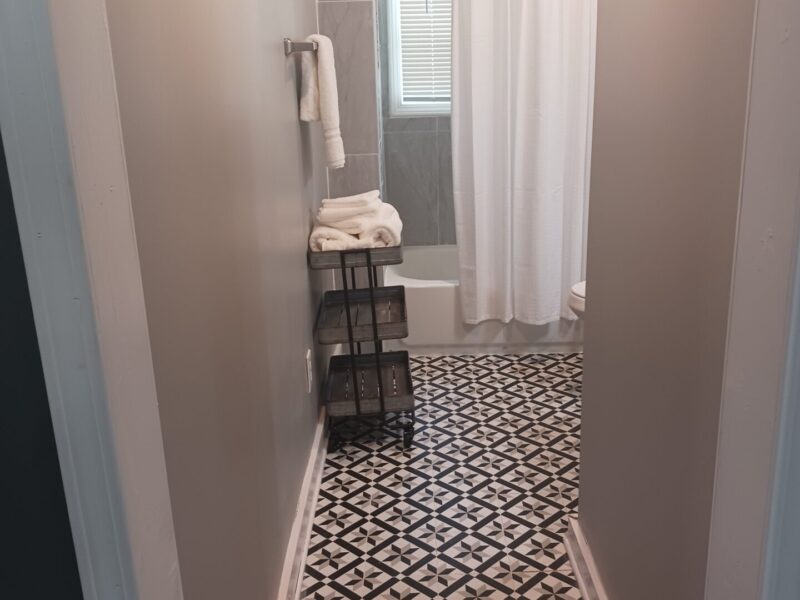 Grove Park Cottage!! 3 MILES FROM MERCEDES BENZ STADIUM!! FULLY EQUIPPED!!!