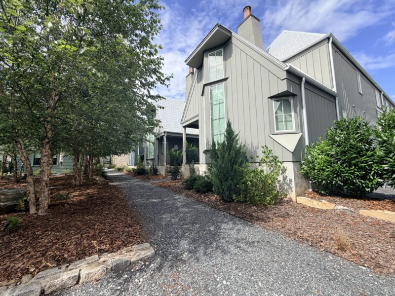 Trilith 4 Bedroom 3.5 Bath Townhome w/ 2 Car Garage