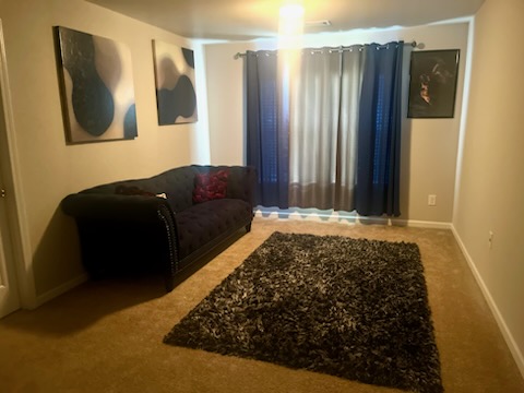 Single Home Stay (Homelife)